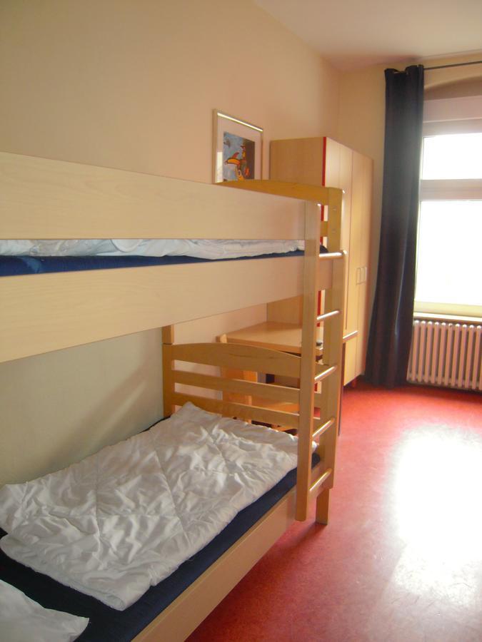 Happy Go Lucky Hotel + Hostel Schoneberg Берлин Екстериор снимка