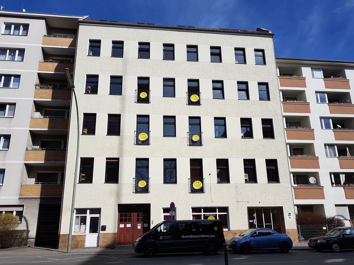 Happy Go Lucky Hotel + Hostel Schoneberg Берлин Екстериор снимка